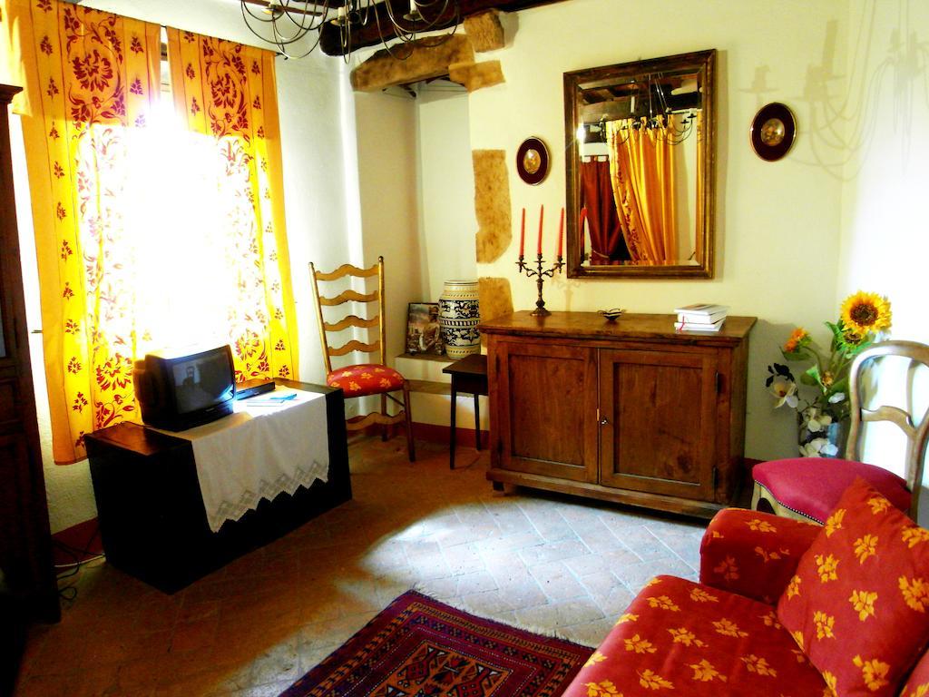 Guest House il Borgo di Sempronio Semproniano Chambre photo